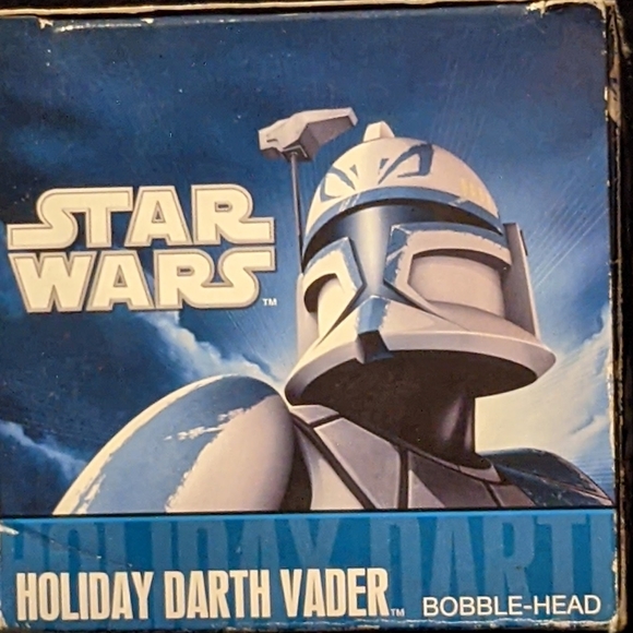 STAR WARS DARTH VADER HOLIDAY EDITION FUNKO POP - Picture 5 of 7